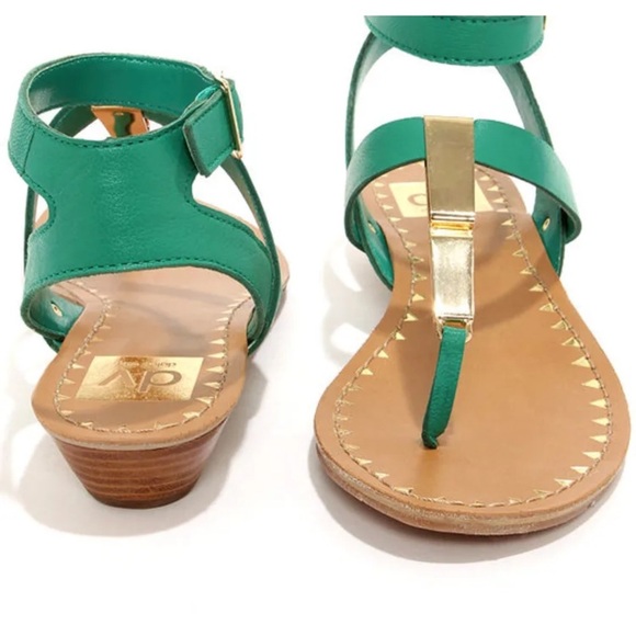 Dolce Vita Shoes - Dolce Vita Vasni Jade Metal Plated Thong Sandals Size-6